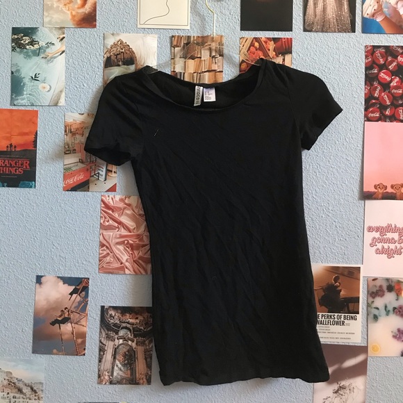 basic black tee - Picture 2 of 3